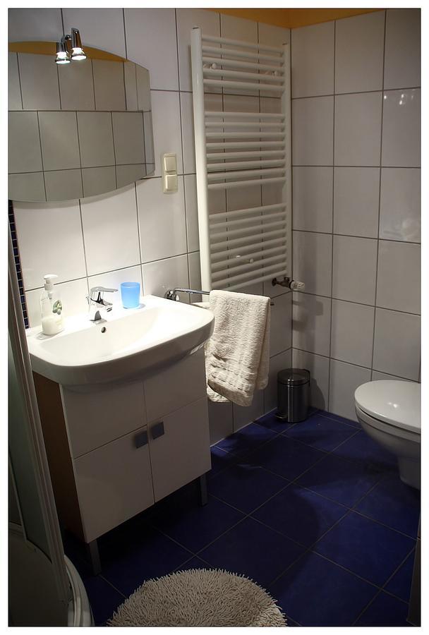 Krokus Apartment Пиецховице Екстериор снимка
