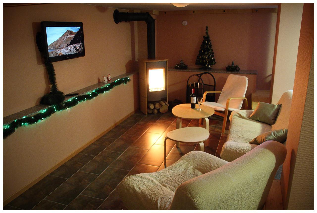 Krokus Apartment Пиецховице Екстериор снимка