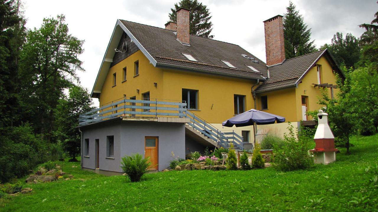 Krokus Apartment Пиецховице Екстериор снимка